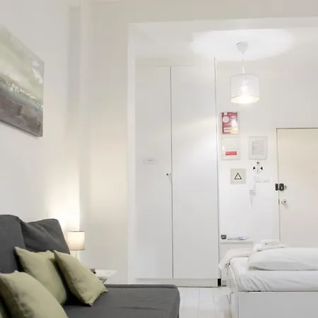 Golden Bay Apartment